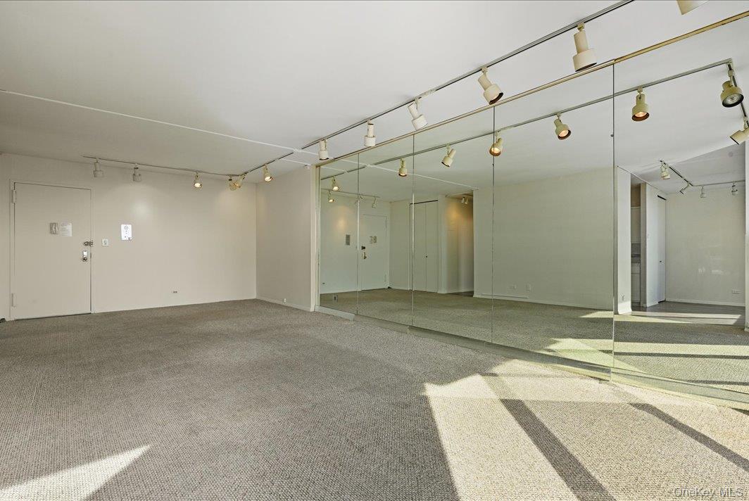 27110 Grand Central Parkway # 30R, Floral Park, NY 11005