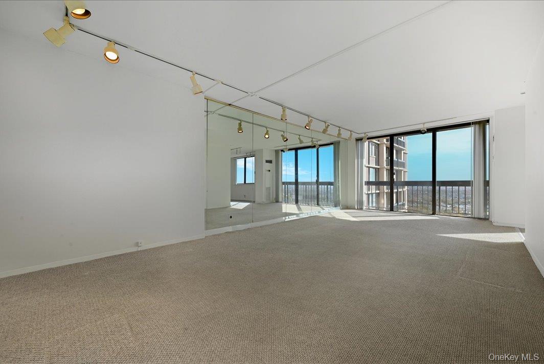 27110 Grand Central Parkway # 30R, Floral Park, NY 11005