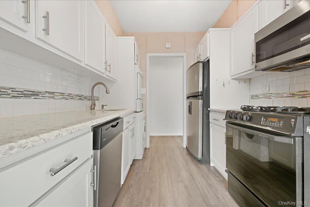 27110 Grand Central Parkway # 30R, Floral Park, NY 11005