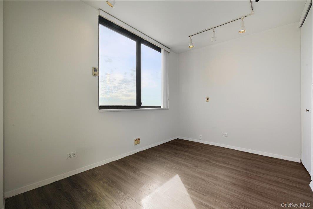 27110 Grand Central Parkway # 30R, Floral Park, NY 11005