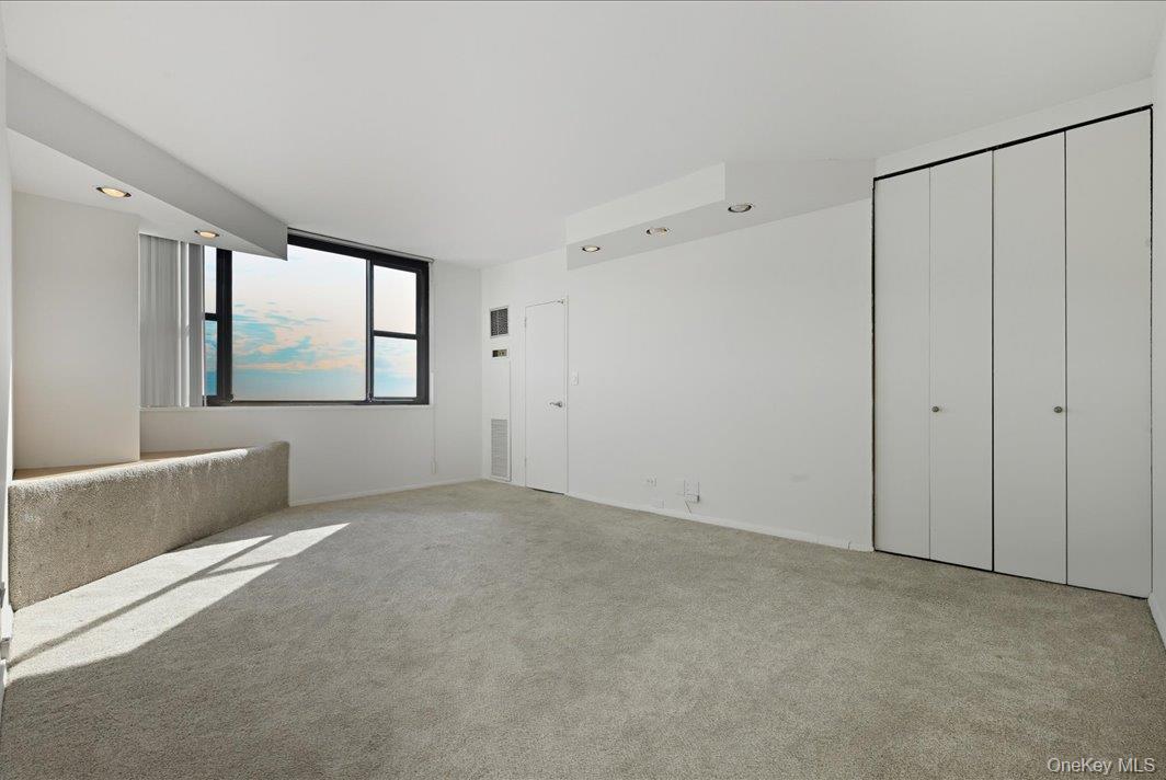 27110 Grand Central Parkway # 30R, Floral Park, NY 11005