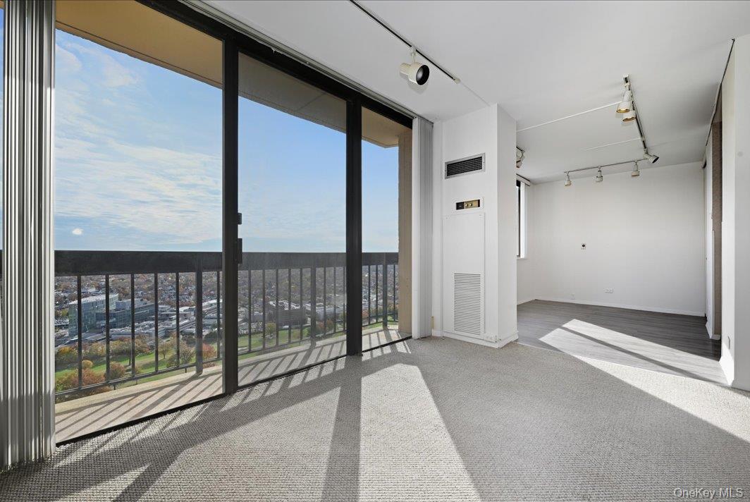 27110 Grand Central Parkway # 30R, Floral Park, NY 11005