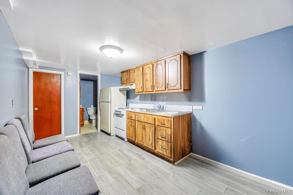 53 Stevenson Place, Deer Park, NY 11729