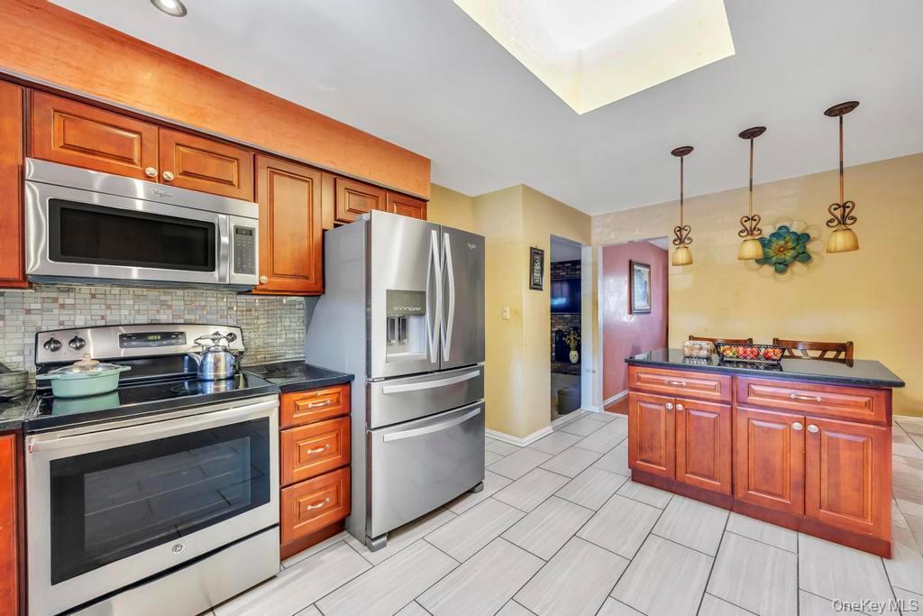 53 Stevenson Place, Deer Park, NY 11729