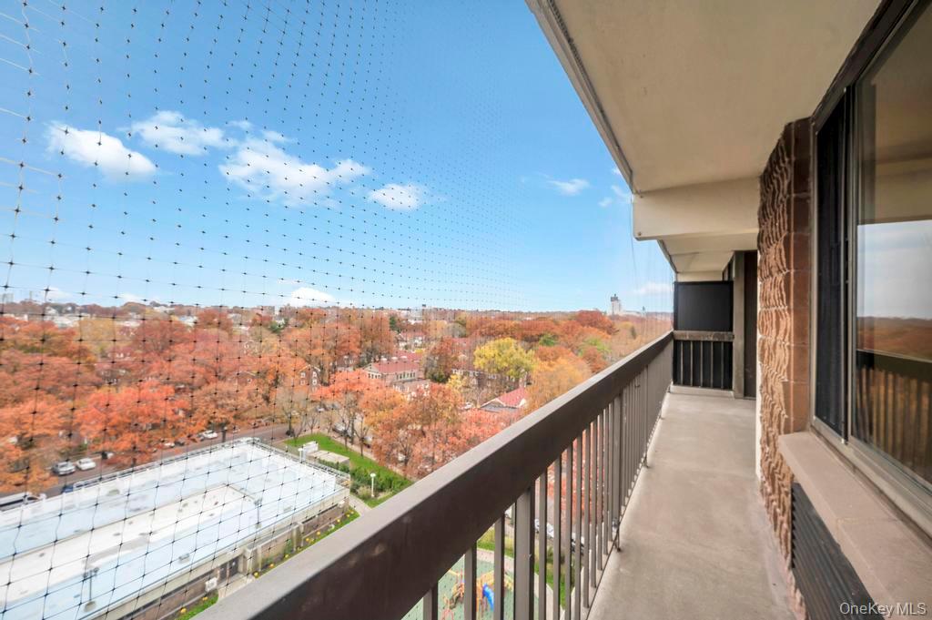 15038 Union Turnpike # 12K, Kew Garden Hills, NY 11367