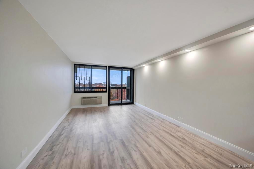 15038 Union Turnpike # 12K, Kew Garden Hills, NY 11367