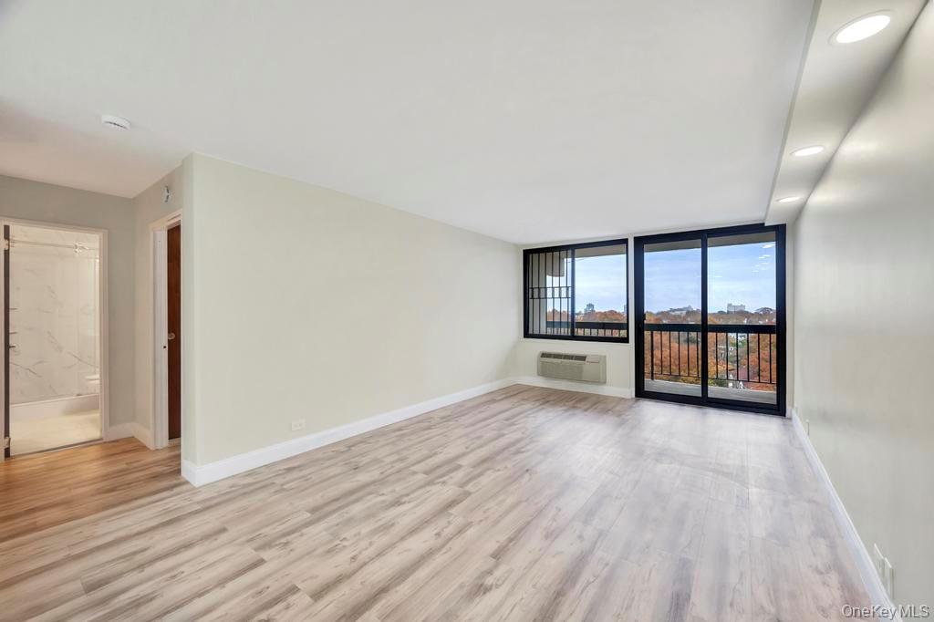 15038 Union Turnpike # 12K, Kew Garden Hills, NY 11367