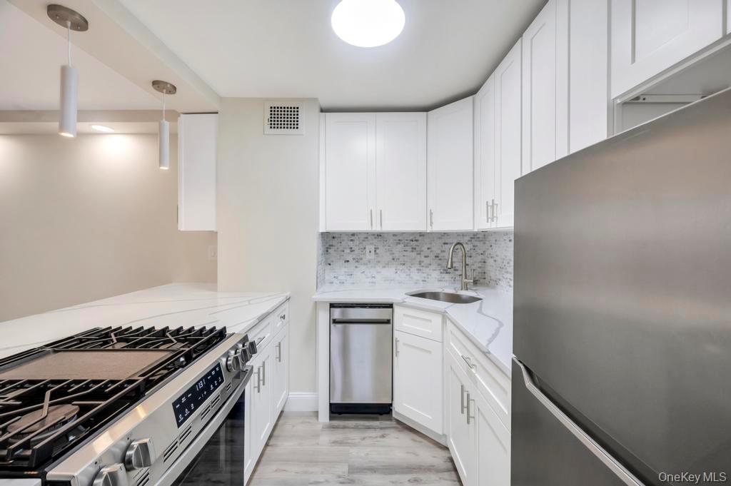 15038 Union Turnpike # 12K, Kew Garden Hills, NY 11367