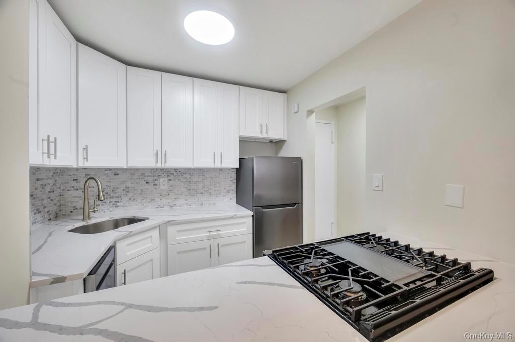 15038 Union Turnpike # 12K, Kew Garden Hills, NY 11367