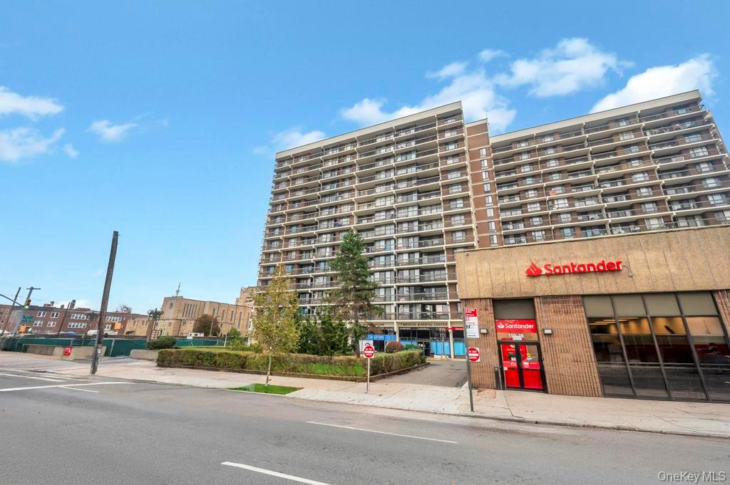 15038 Union Turnpike # 12K, Kew Garden Hills, NY 11367