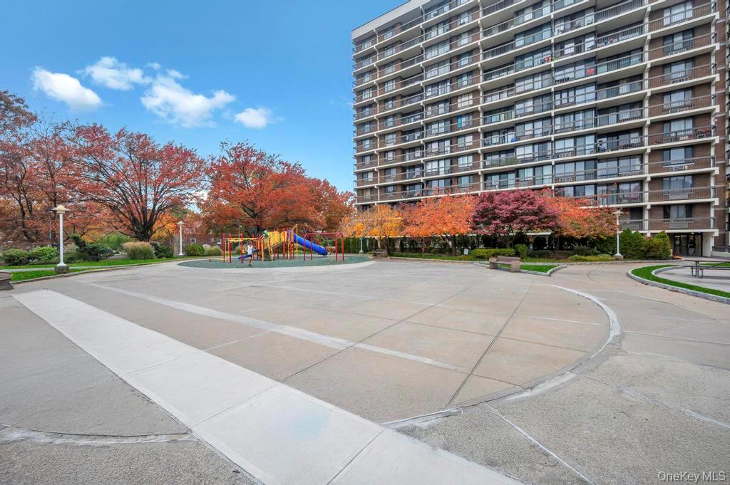 15038 Union Turnpike # 12K, Kew Garden Hills, NY 11367