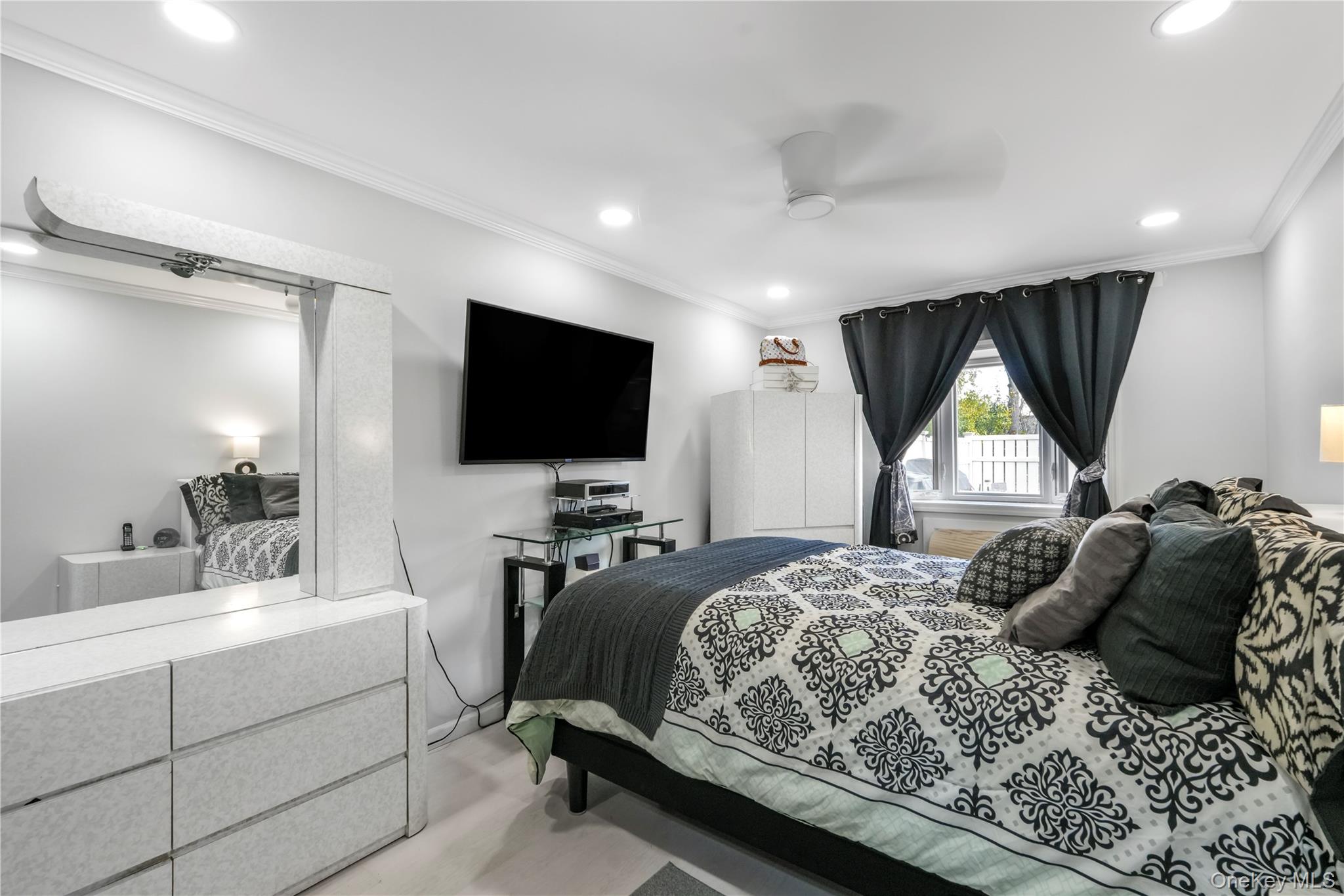 427 Schorr Drive # 36A, College Point, NY 11356