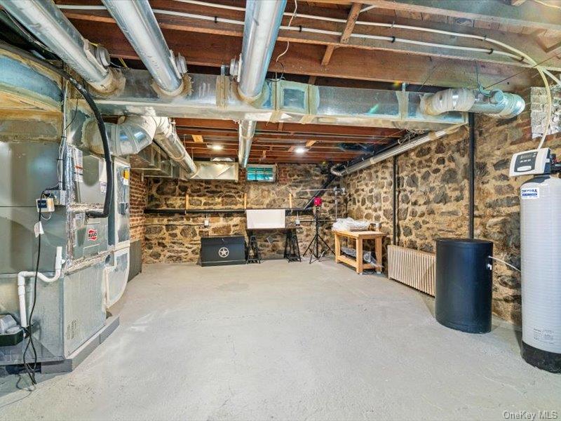 2 Pine Hill Road, Chester, NY 10918