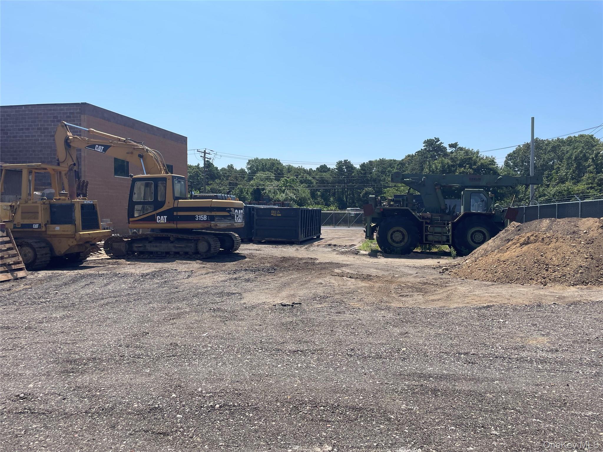 275 Elsworth Street, Holbrook, NY 11741