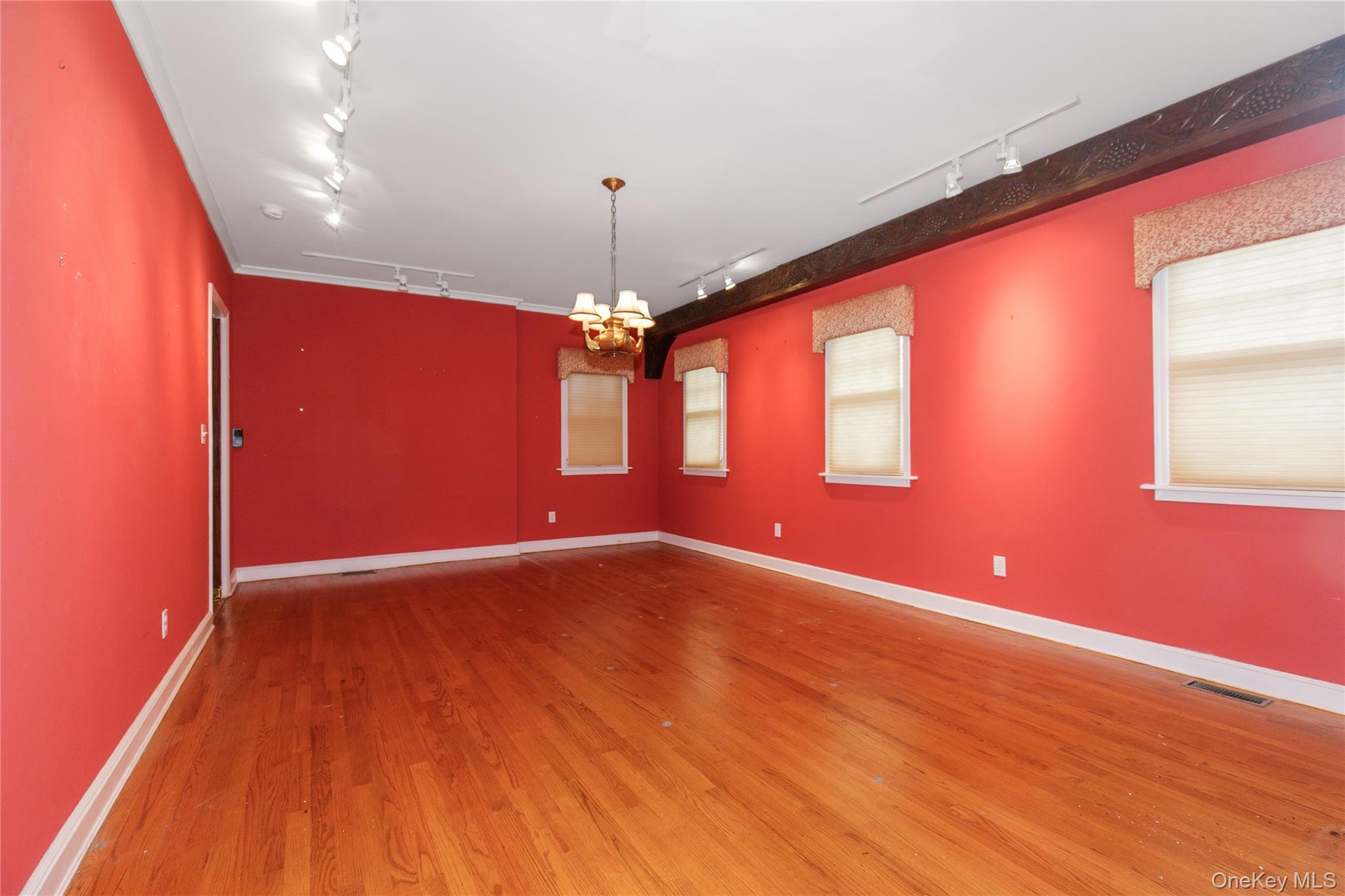 18 LIGHTHOUSE Road, Kings Point, NY 11024