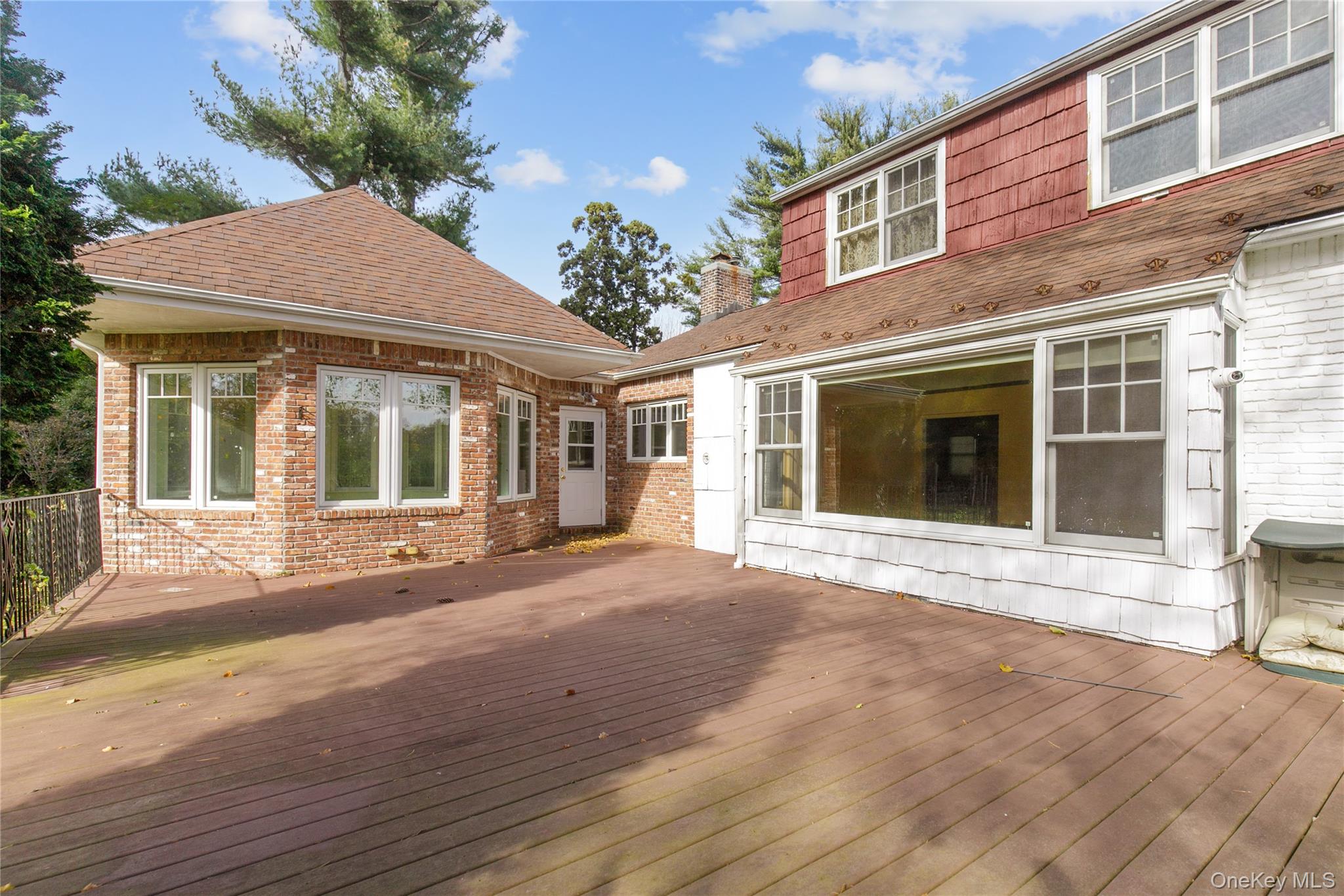 18 LIGHTHOUSE Road, Kings Point, NY 11024