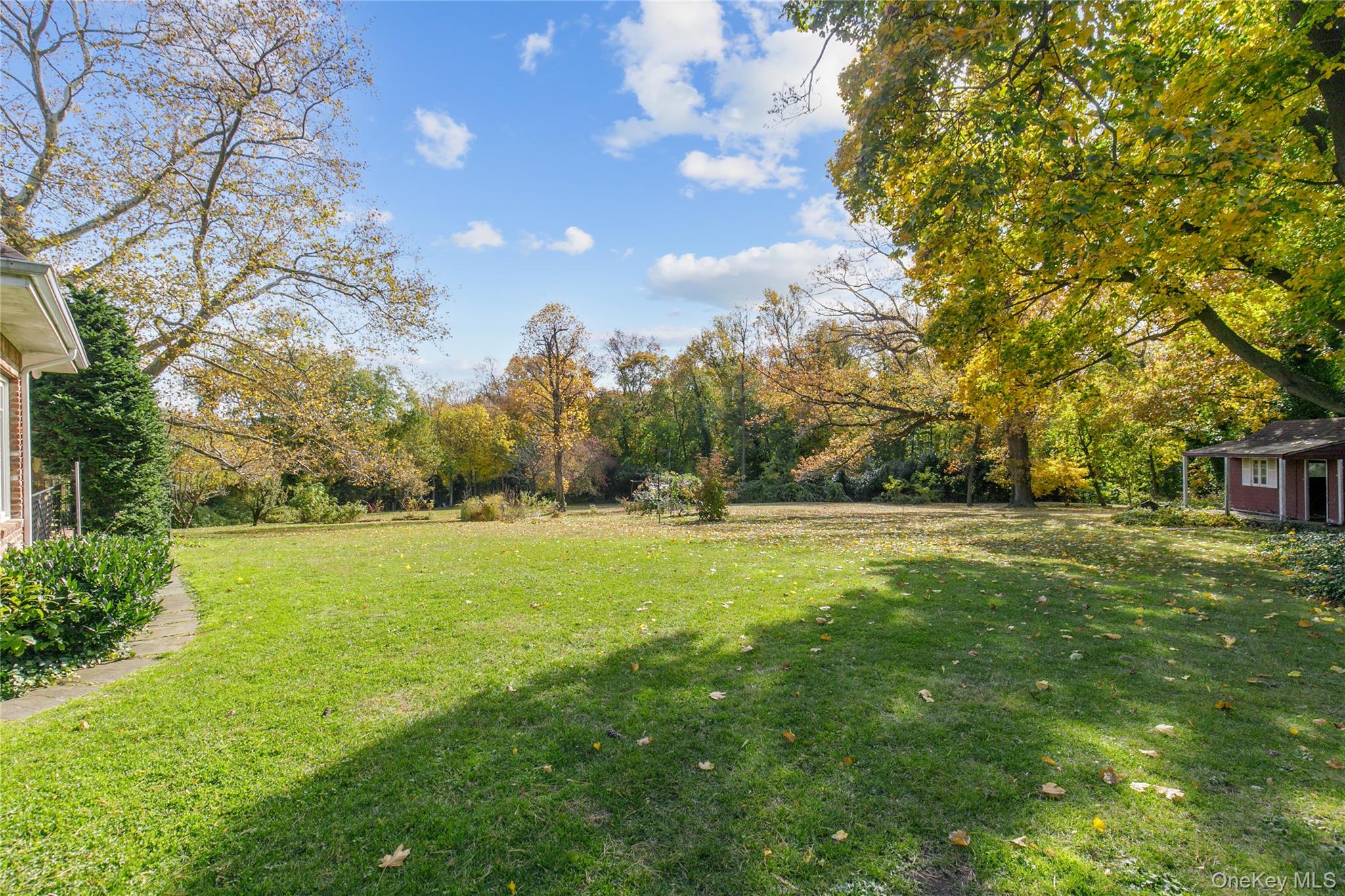 18 LIGHTHOUSE Road, Kings Point, NY 11024