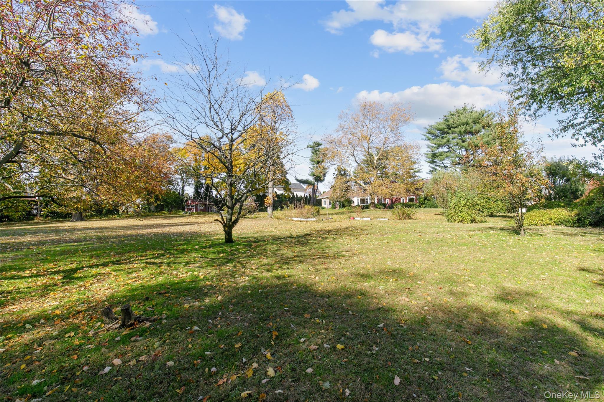 18 LIGHTHOUSE Road, Kings Point, NY 11024