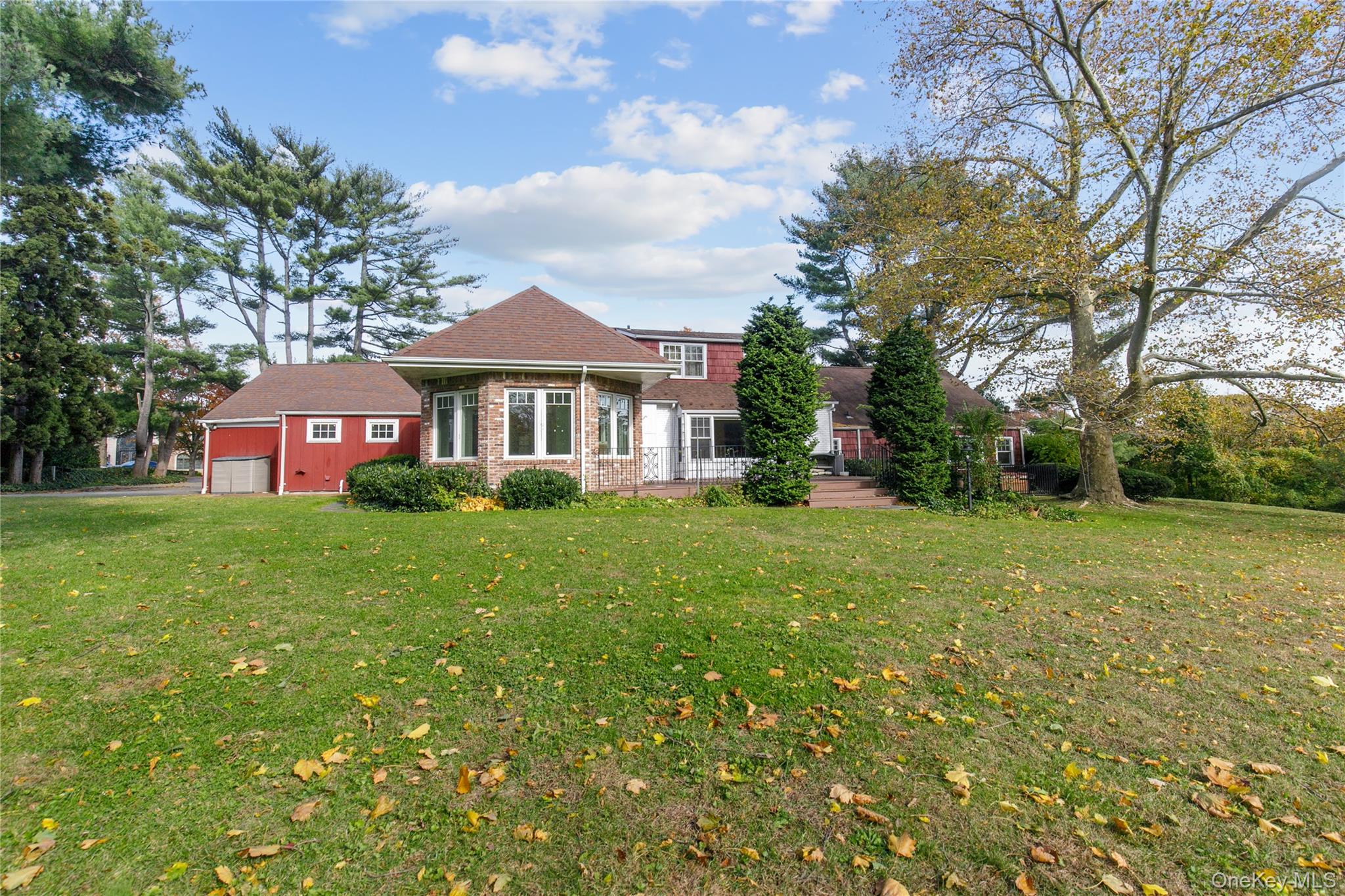 18 LIGHTHOUSE Road, Kings Point, NY 11024