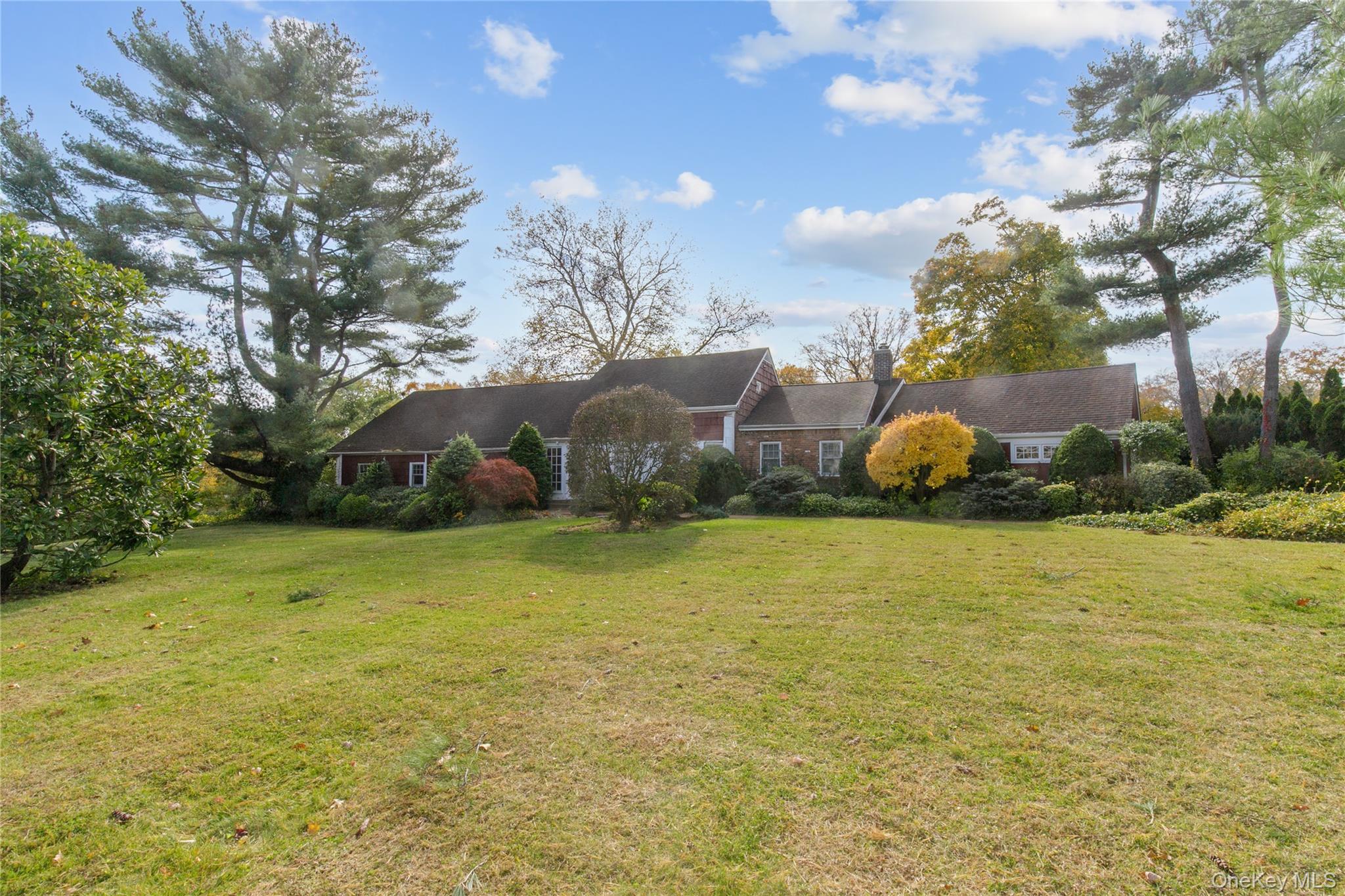 18 LIGHTHOUSE Road, Kings Point, NY 11024