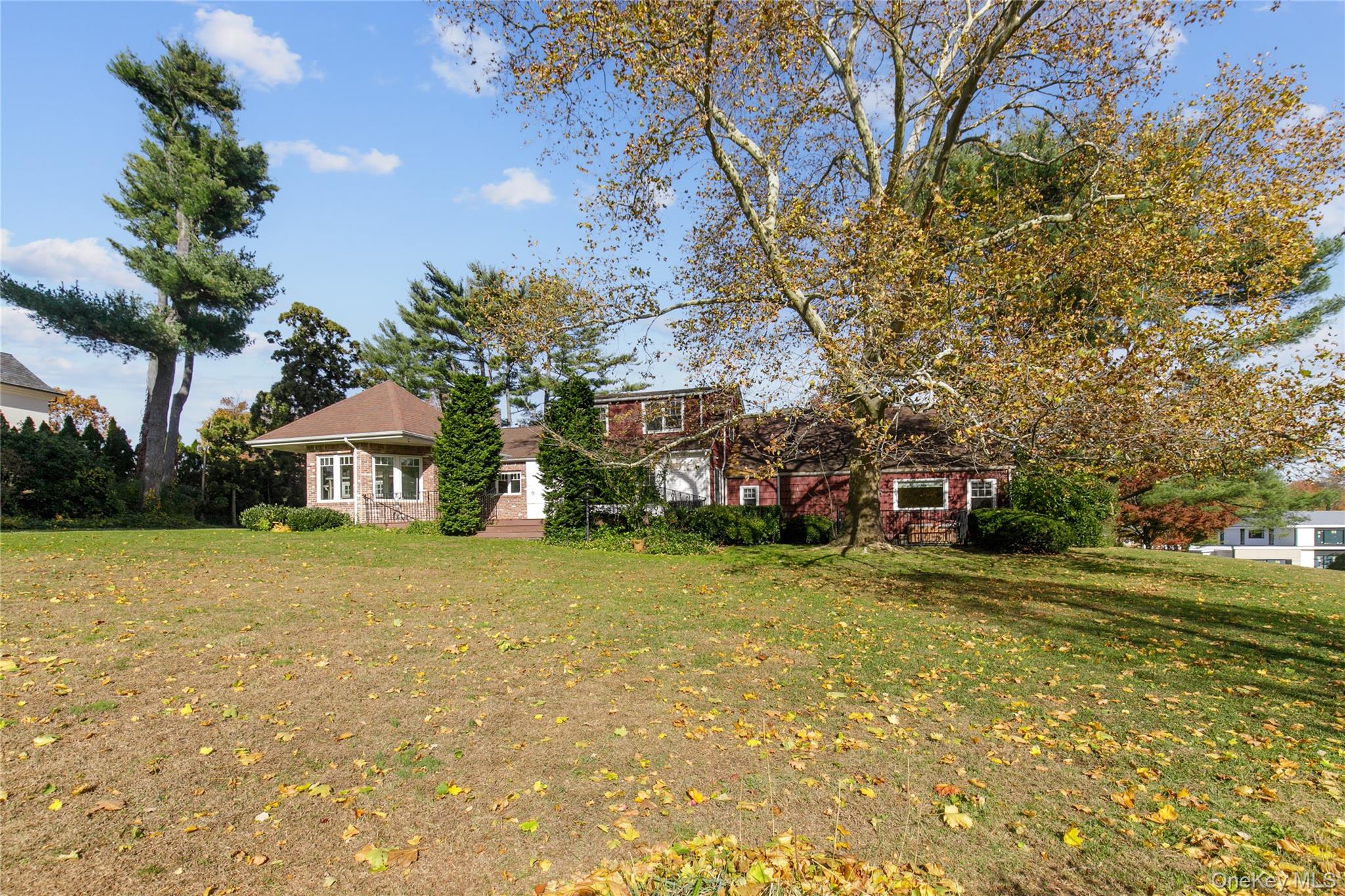 18 LIGHTHOUSE Road, Kings Point, NY 11024