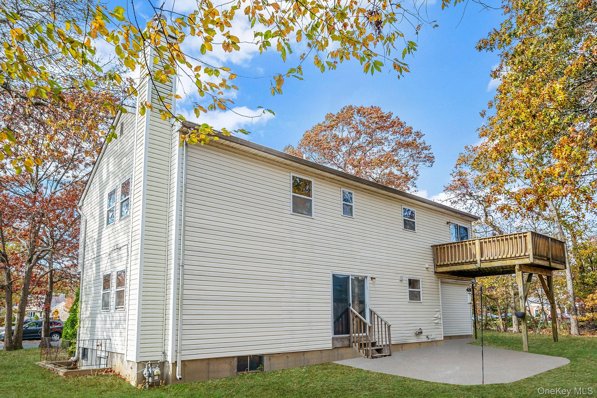 1 Wendy Drive, Farmingville, NY 11738