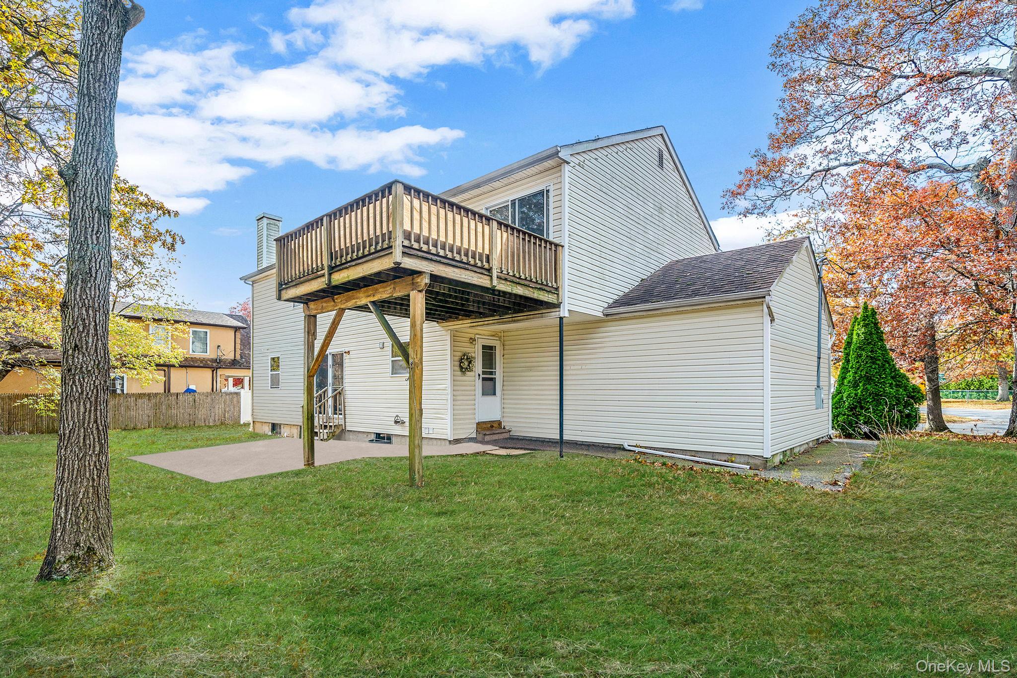 1 Wendy Drive, Farmingville, NY 11738