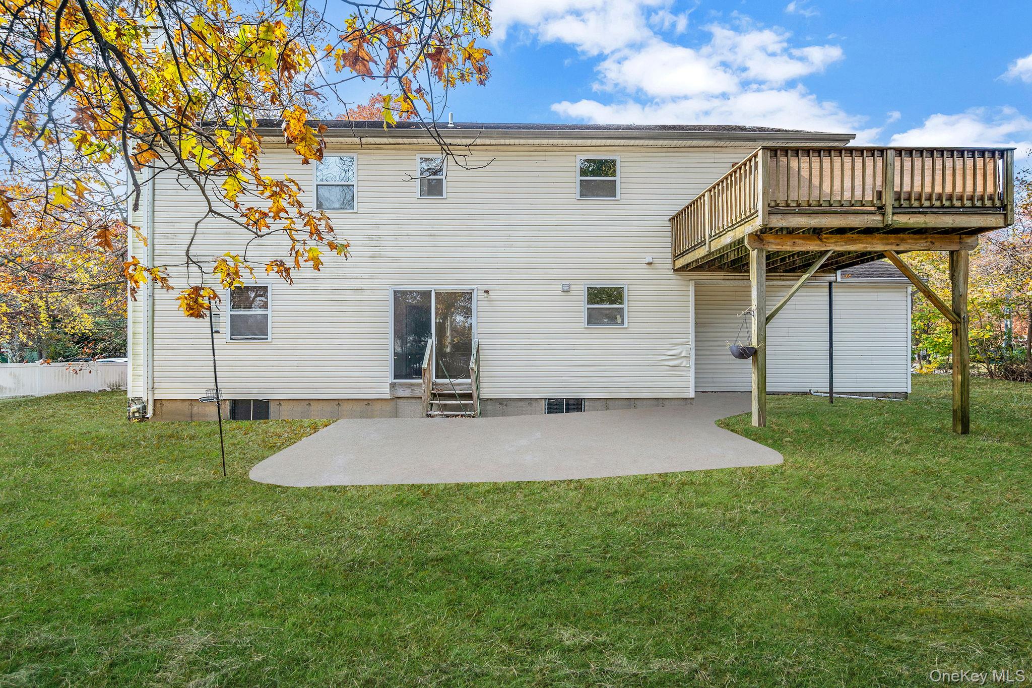 1 Wendy Drive, Farmingville, NY 11738