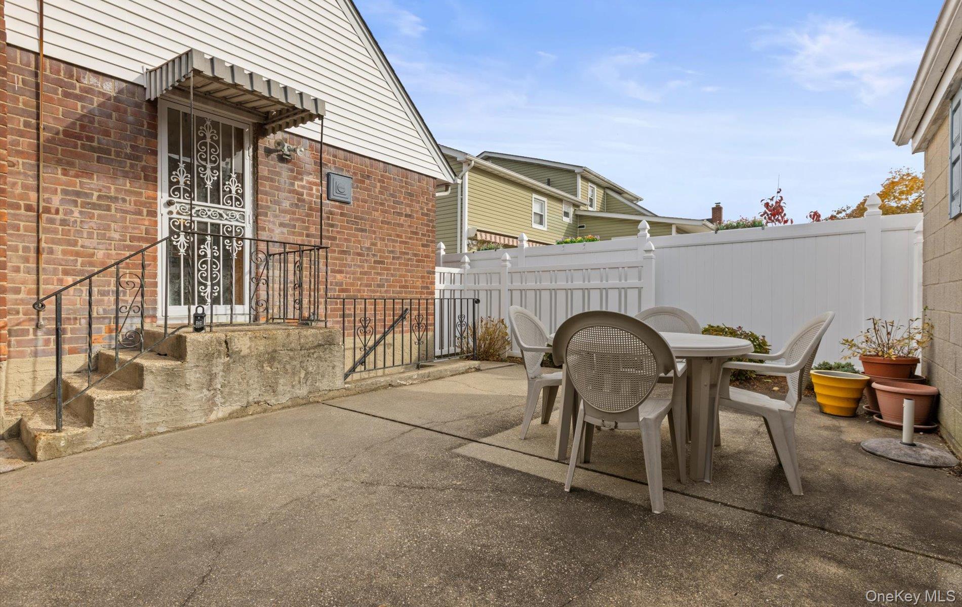 124 Kilburn Road S, Garden City South, NY 11530