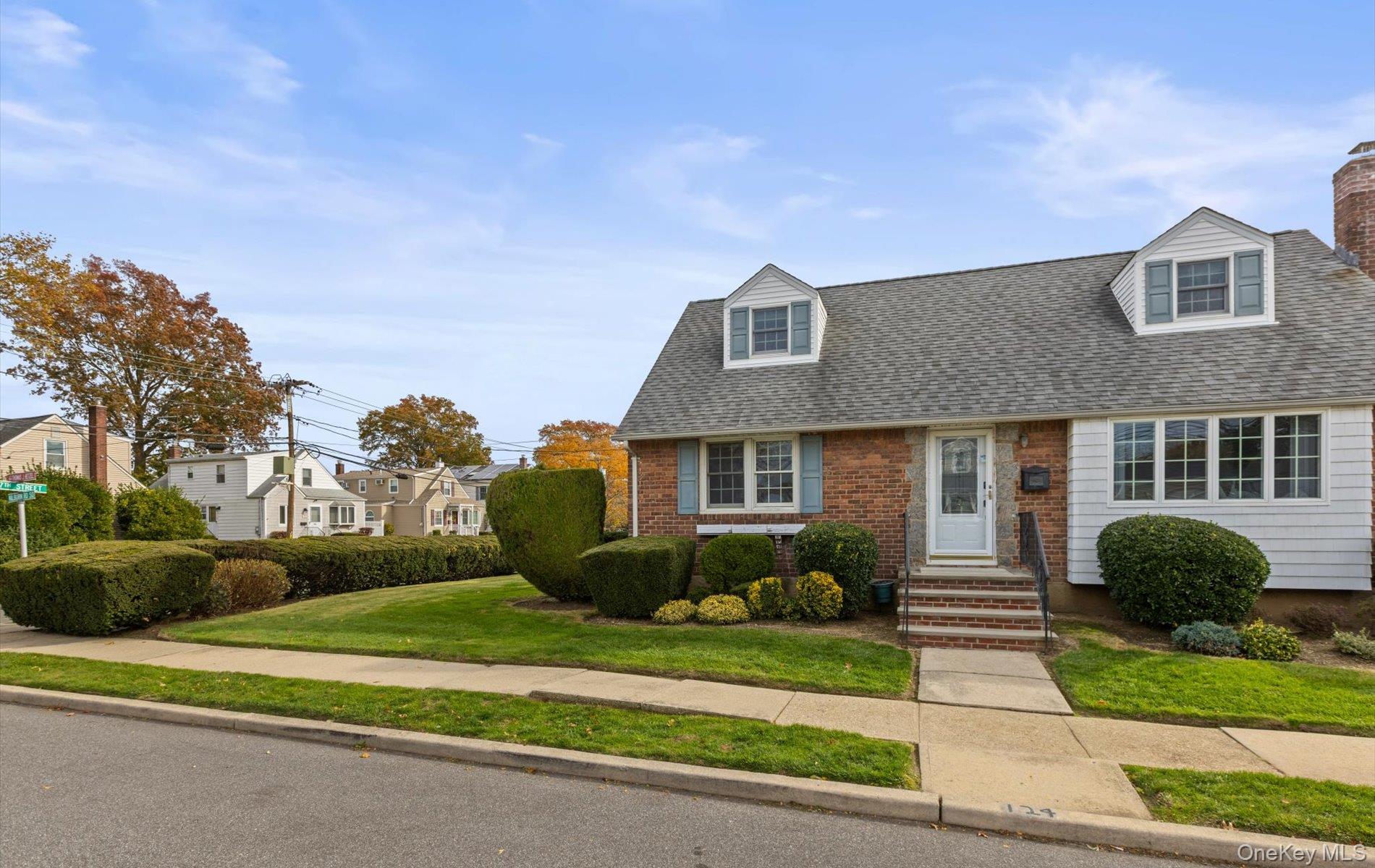 124 Kilburn Road S, Garden City South, NY 11530