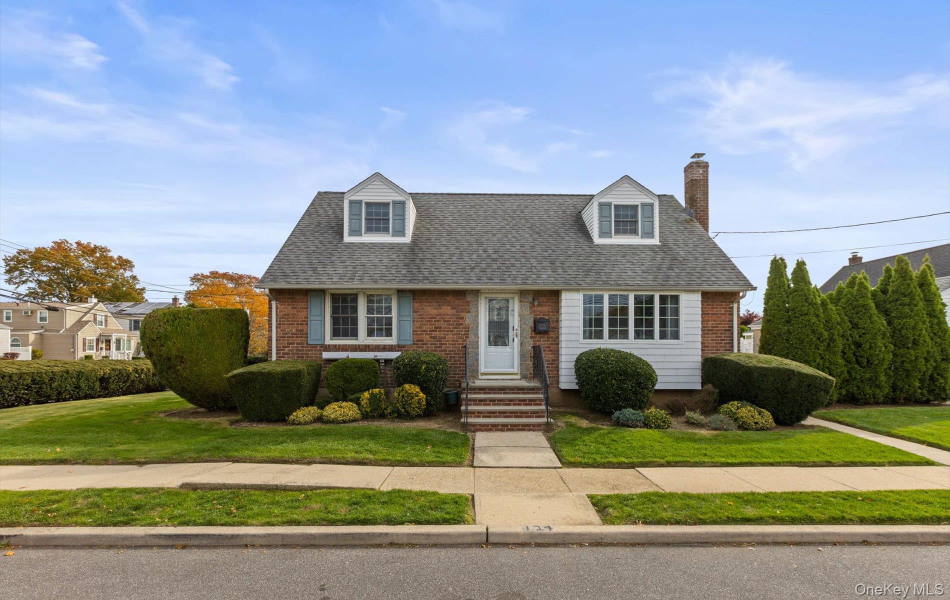 124 Kilburn Road S, Garden City South, NY 11530