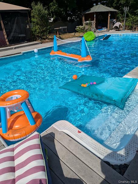 9 Mulberry Drive, Smithtown, NY 11787