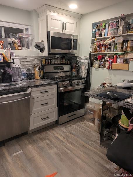 9 Mulberry Drive, Smithtown, NY 11787