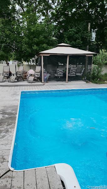 9 Mulberry Drive, Smithtown, NY 11787