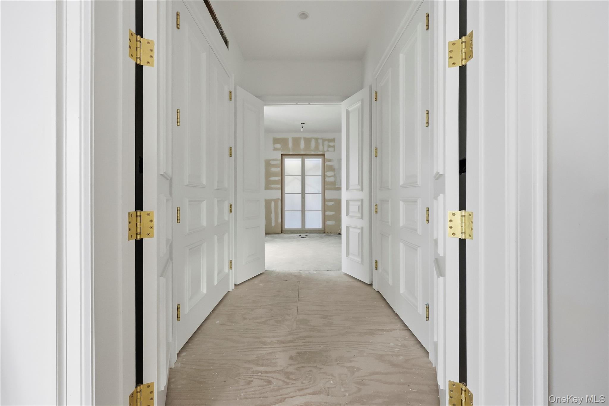 156 Harborview S, Lawrence, NY 11559