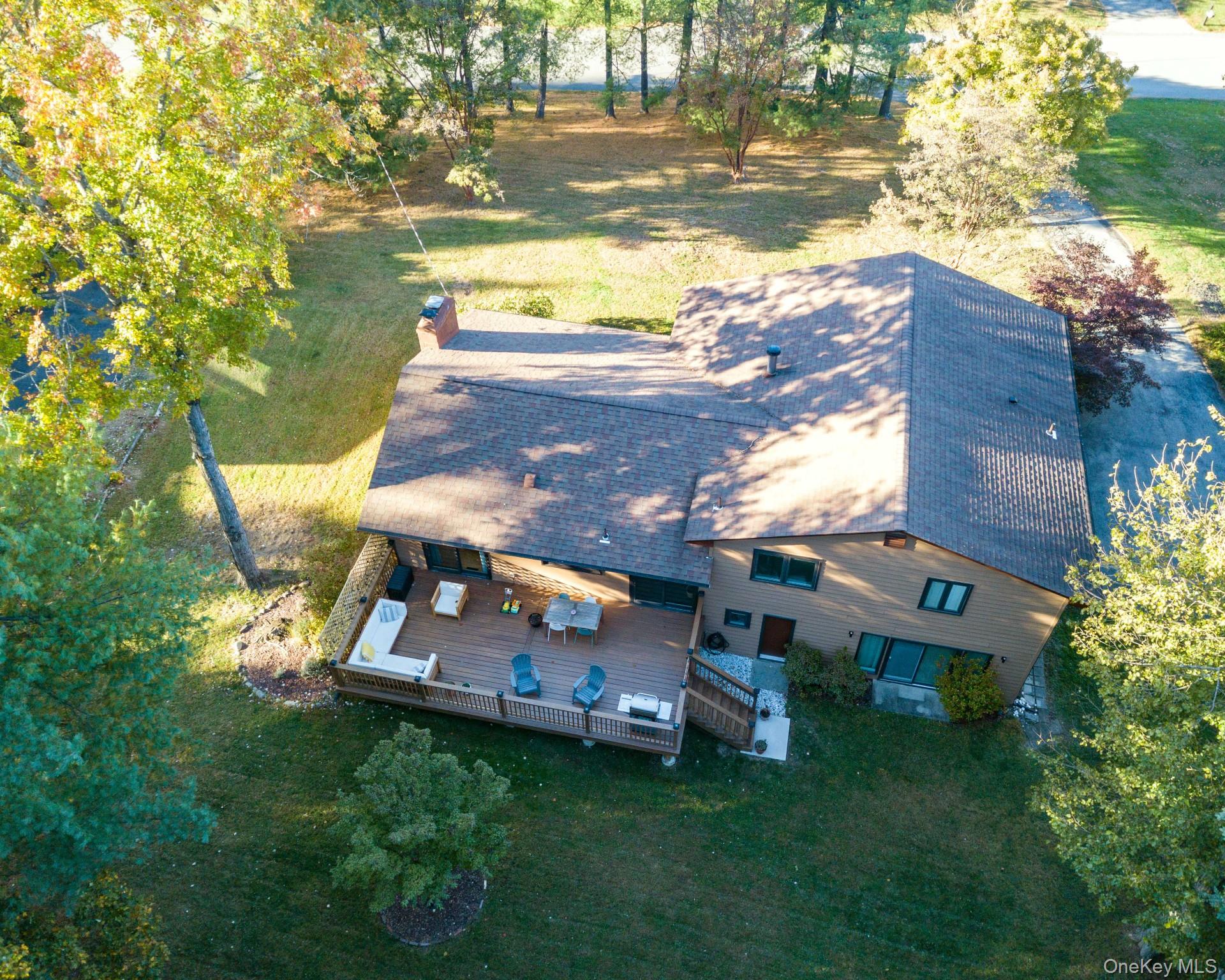 14 Old English Way, Wappingers Falls, NY 12590