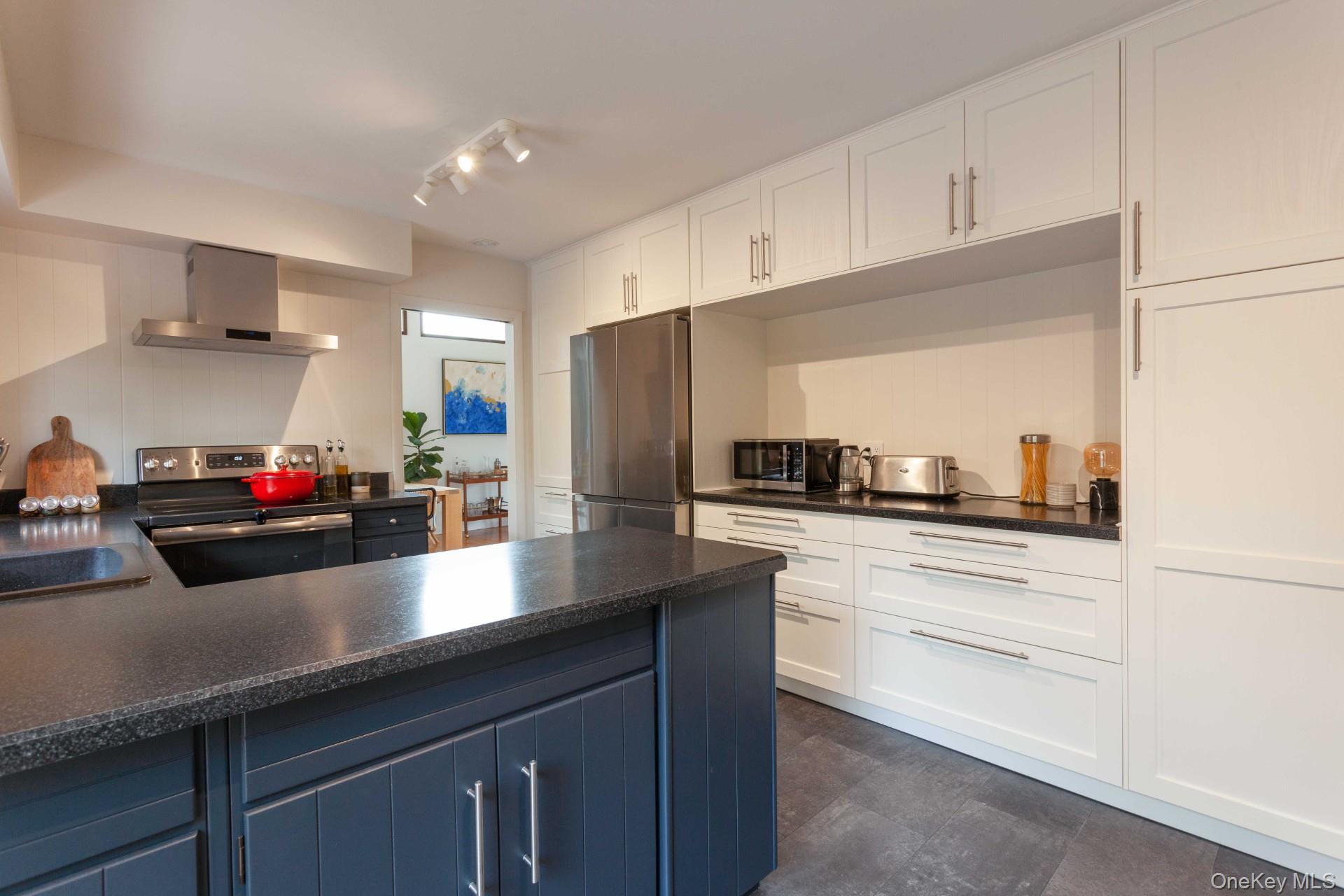 14 Old English Way, Wappingers Falls, NY 12590