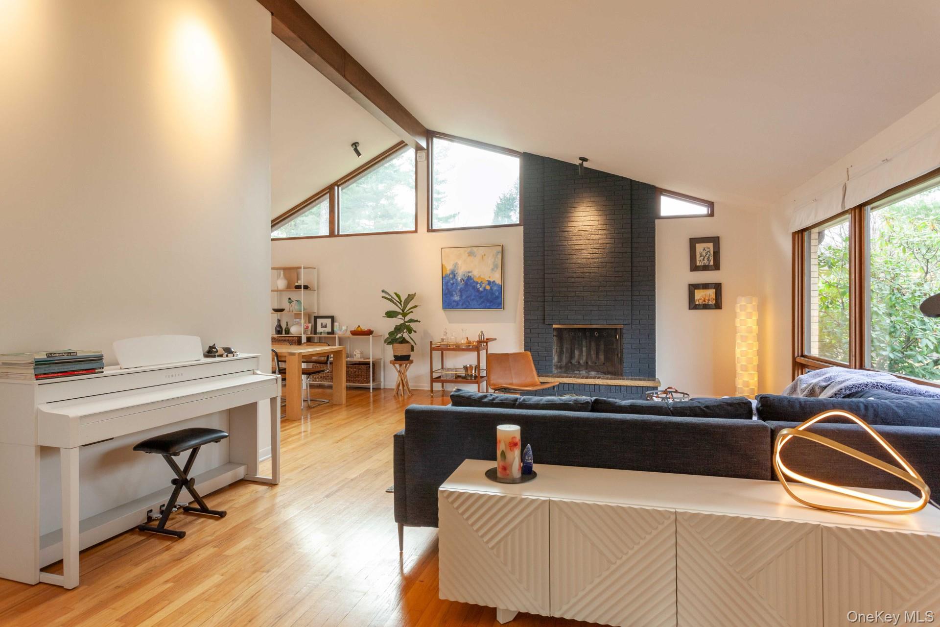 14 Old English Way, Wappingers Falls, NY 12590