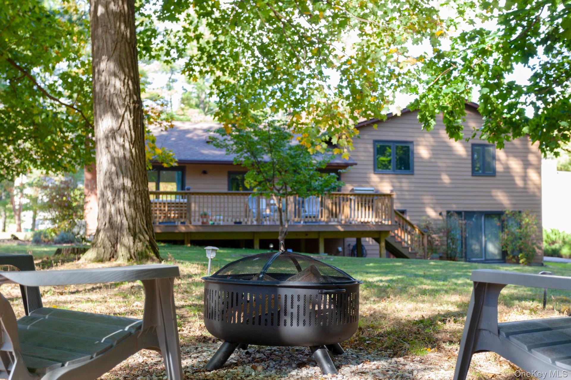 14 Old English Way, Wappingers Falls, NY 12590