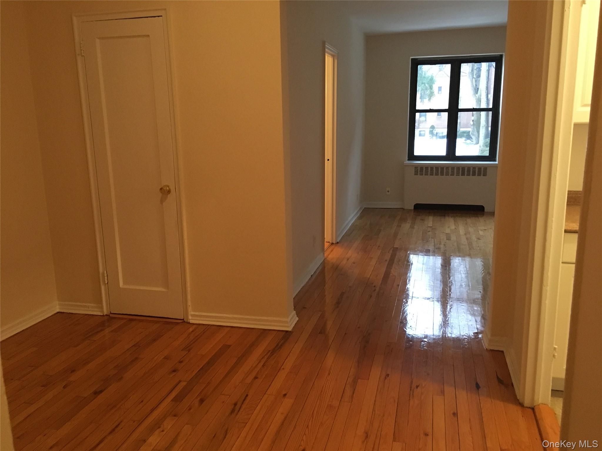 23 Schenck Avenue # 1Bd, Great Neck, NY 11021