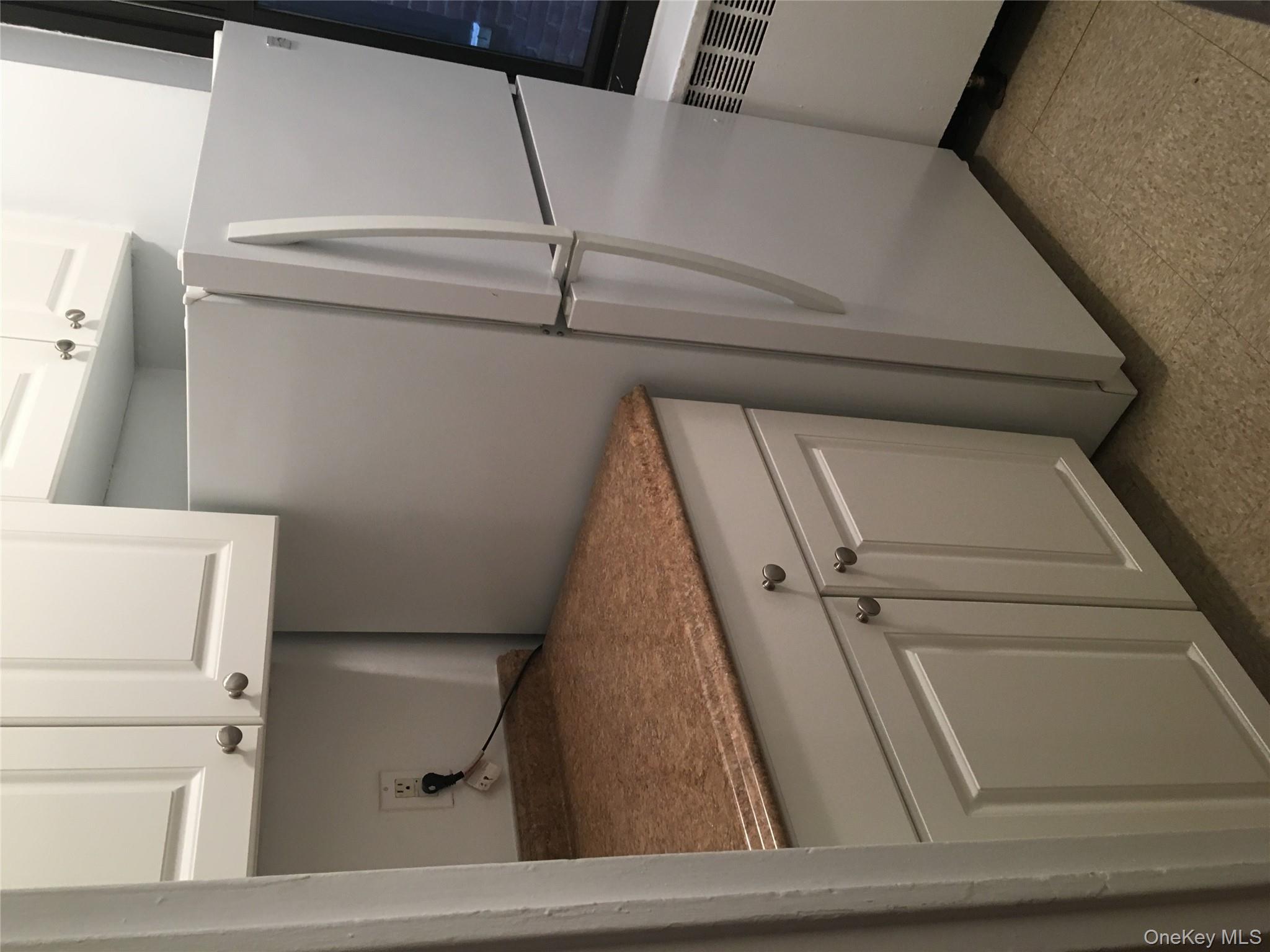 23 Schenck Avenue # 1Bd, Great Neck, NY 11021