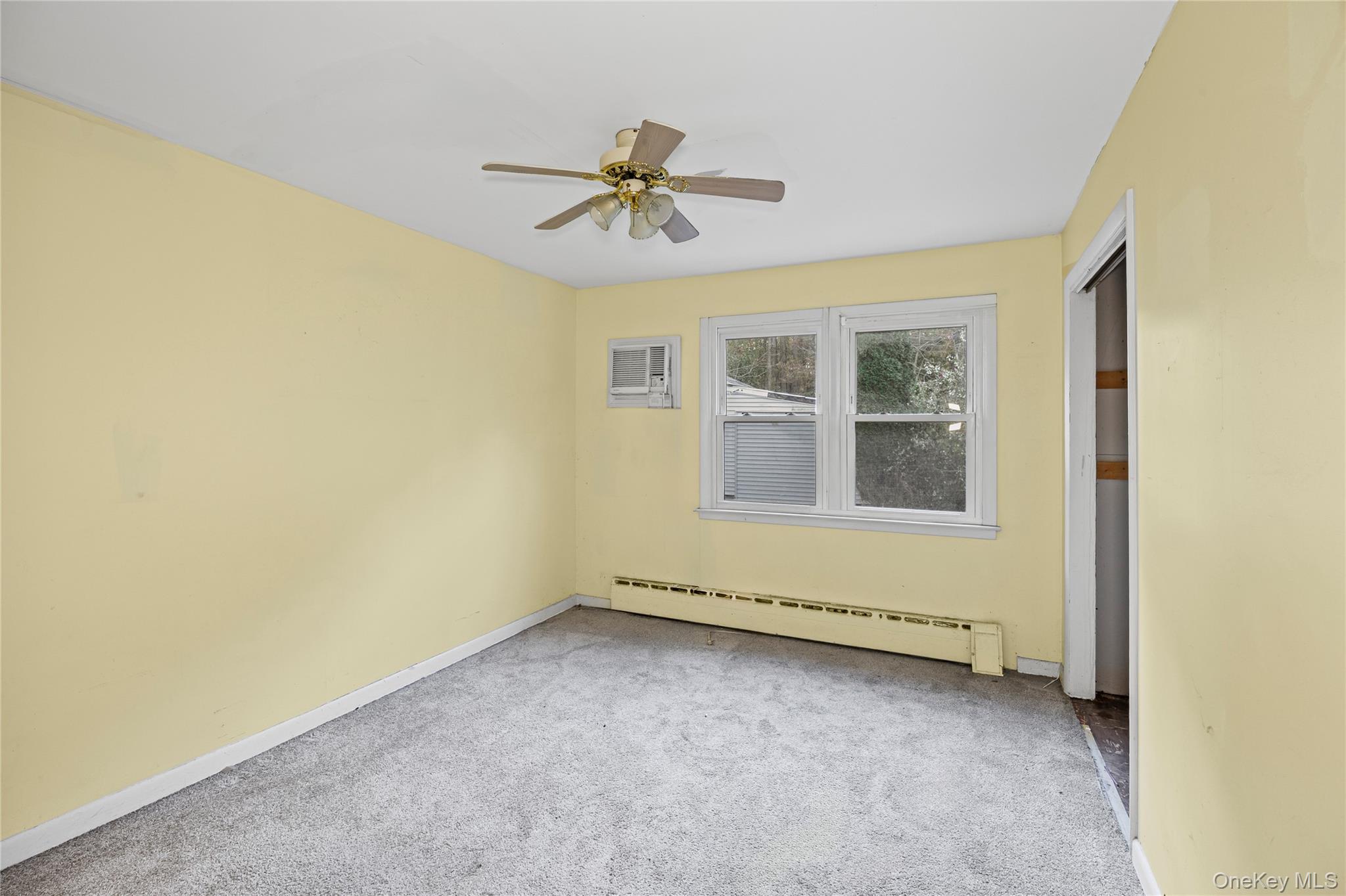 10 West Street, Middle Island, NY 11953