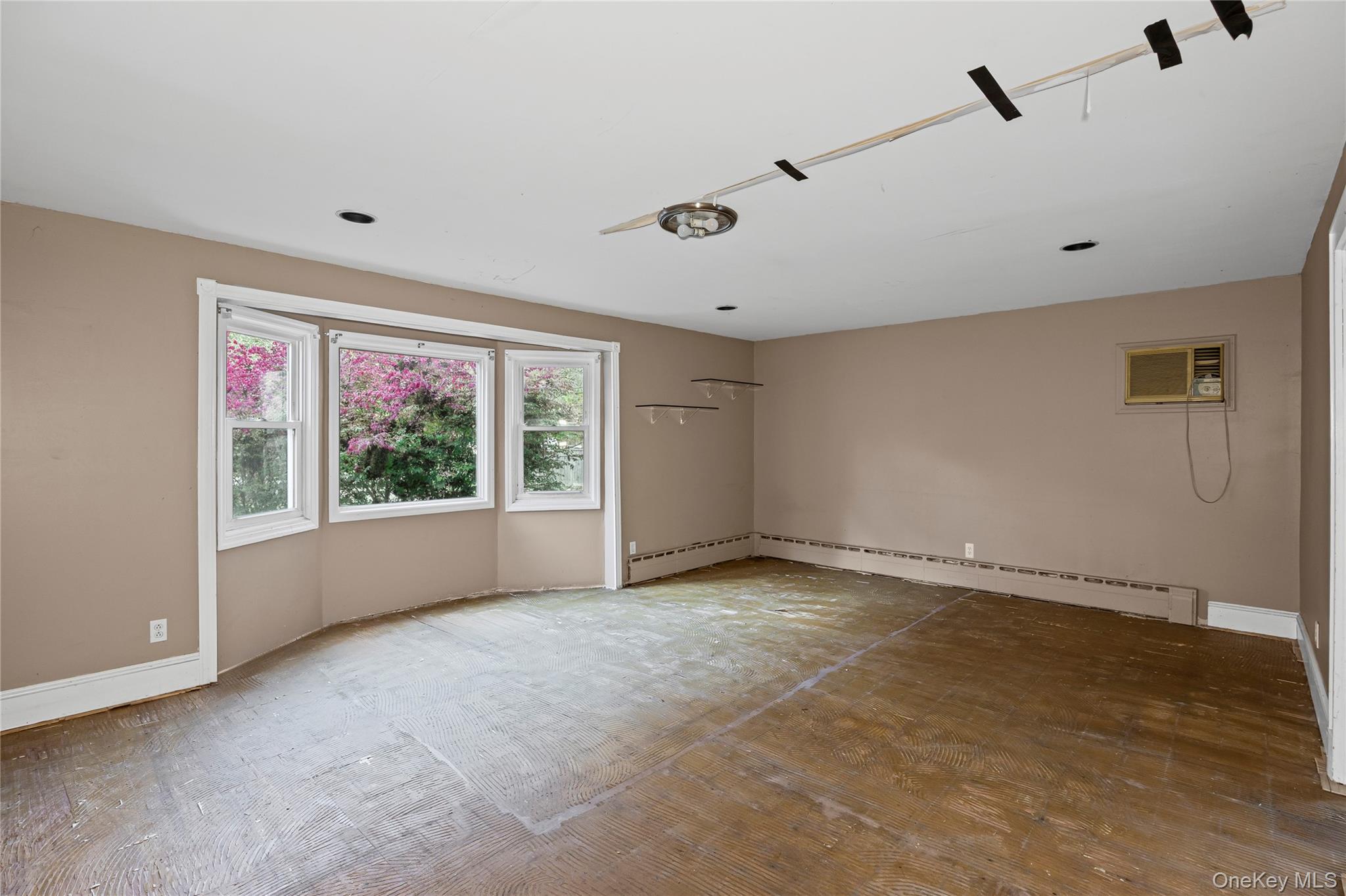 10 West Street, Middle Island, NY 11953