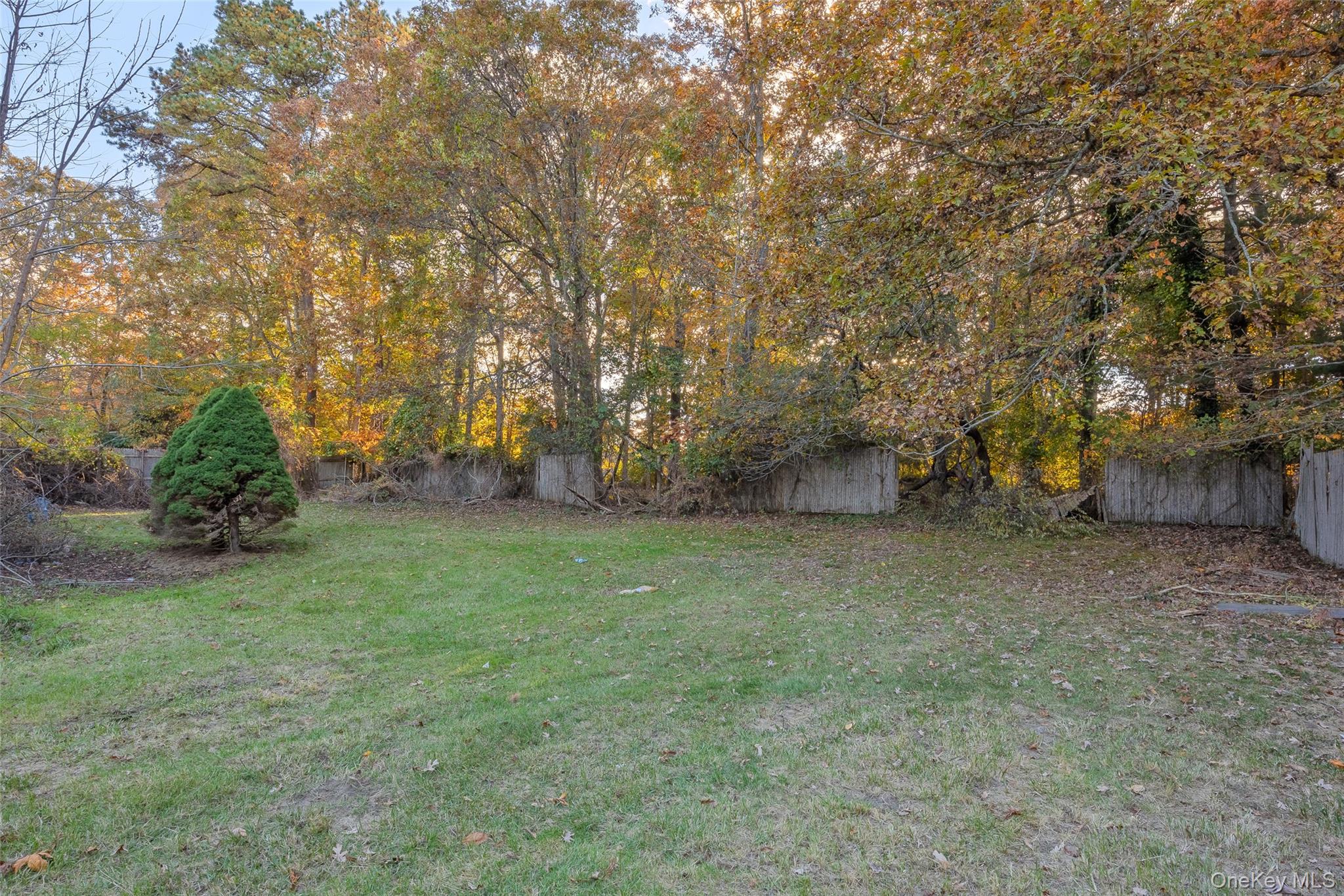 10 West Street, Middle Island, NY 11953