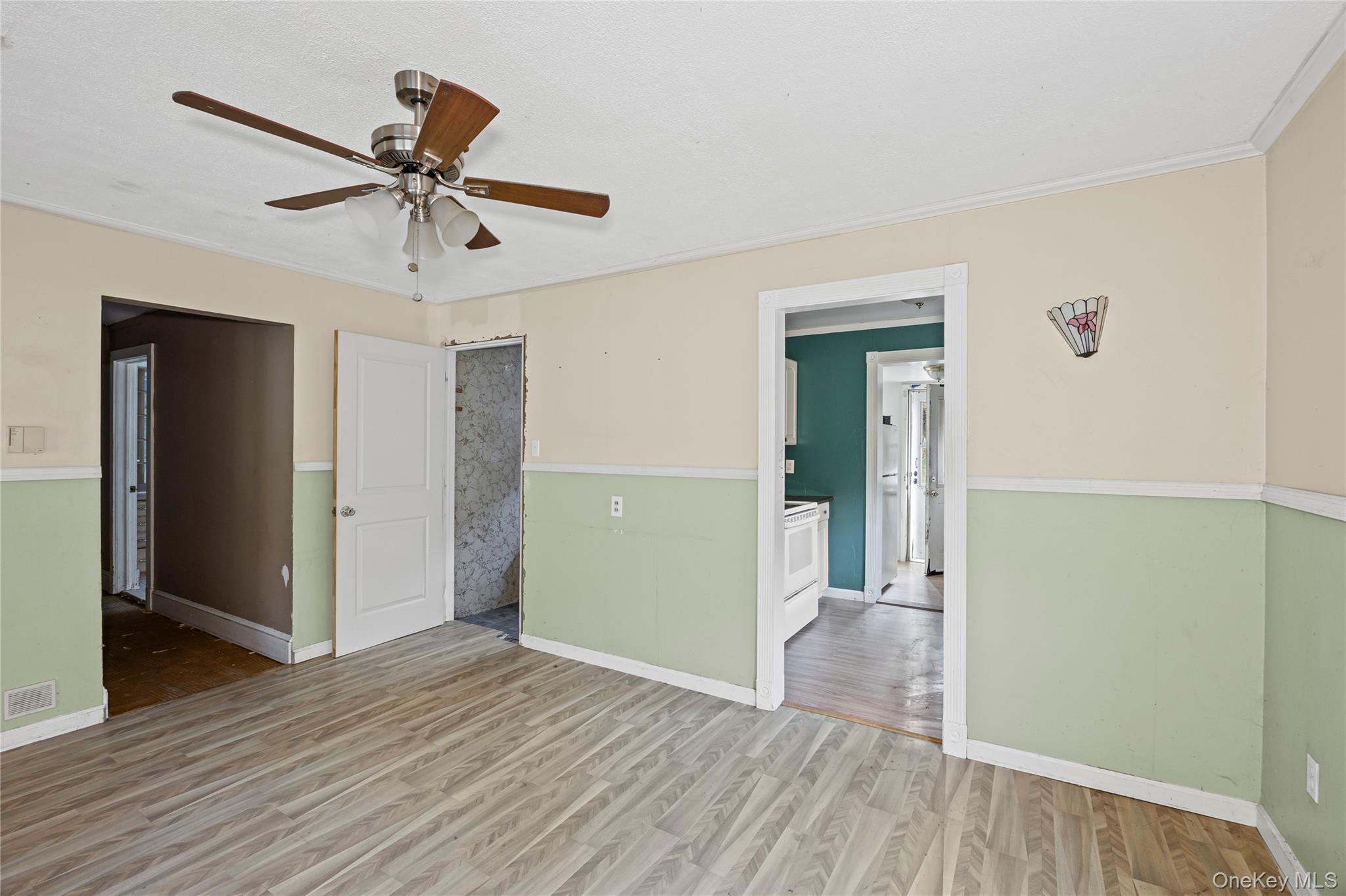 10 West Street, Middle Island, NY 11953