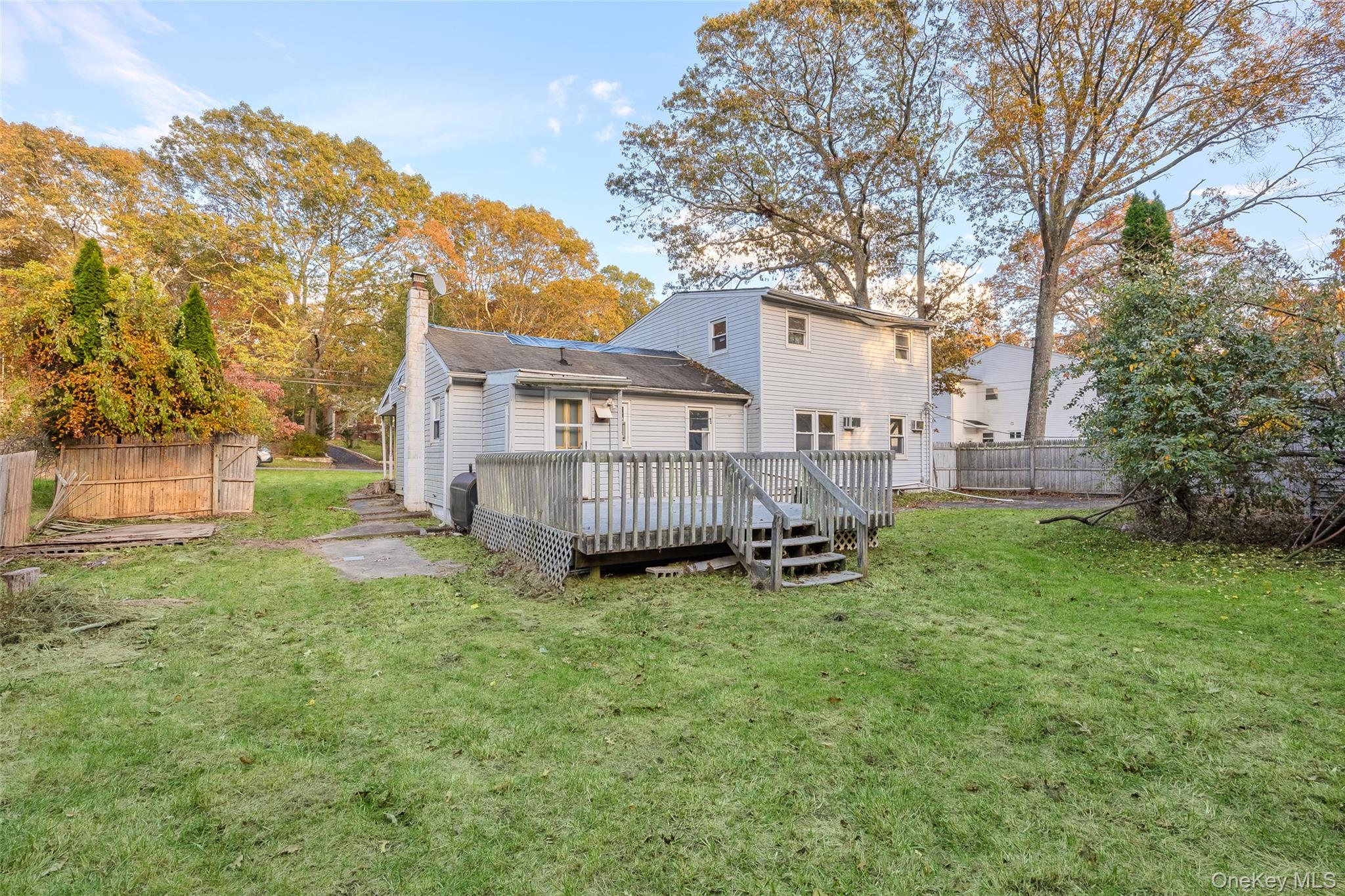 10 West Street, Middle Island, NY 11953