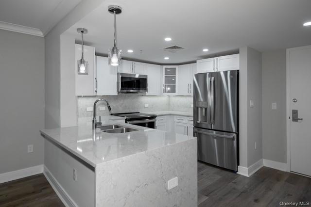 100 Glen Street # N2315, Glen Cove, NY 11542