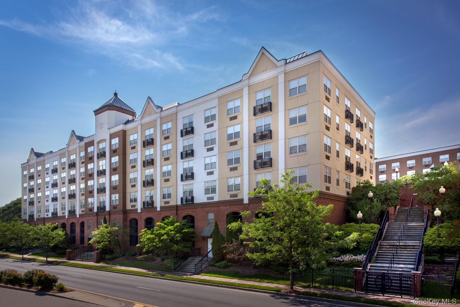 100 Glen Street # N2315, Glen Cove, NY 11542