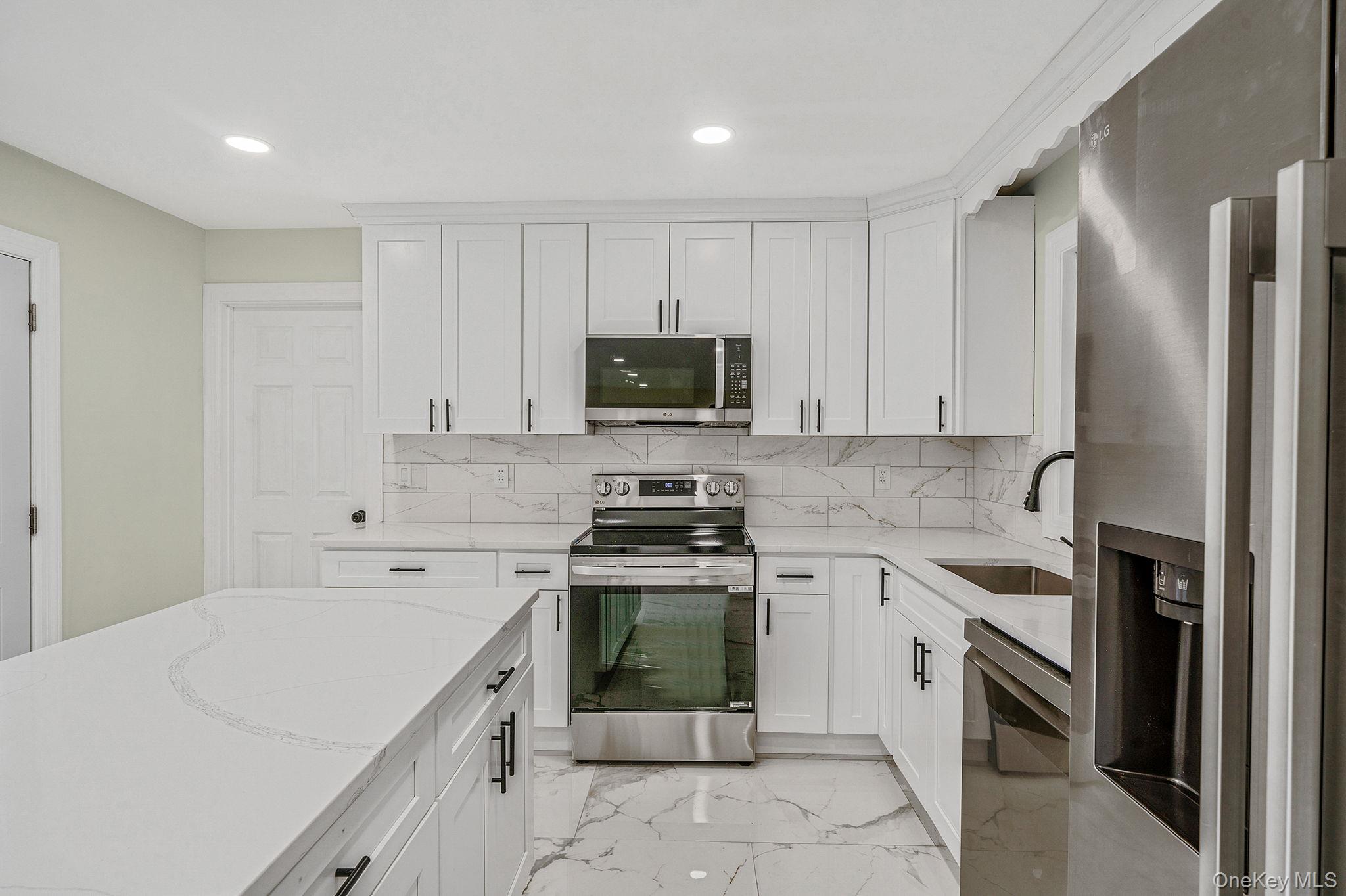 50 7th Street, Saint James, NY 11780