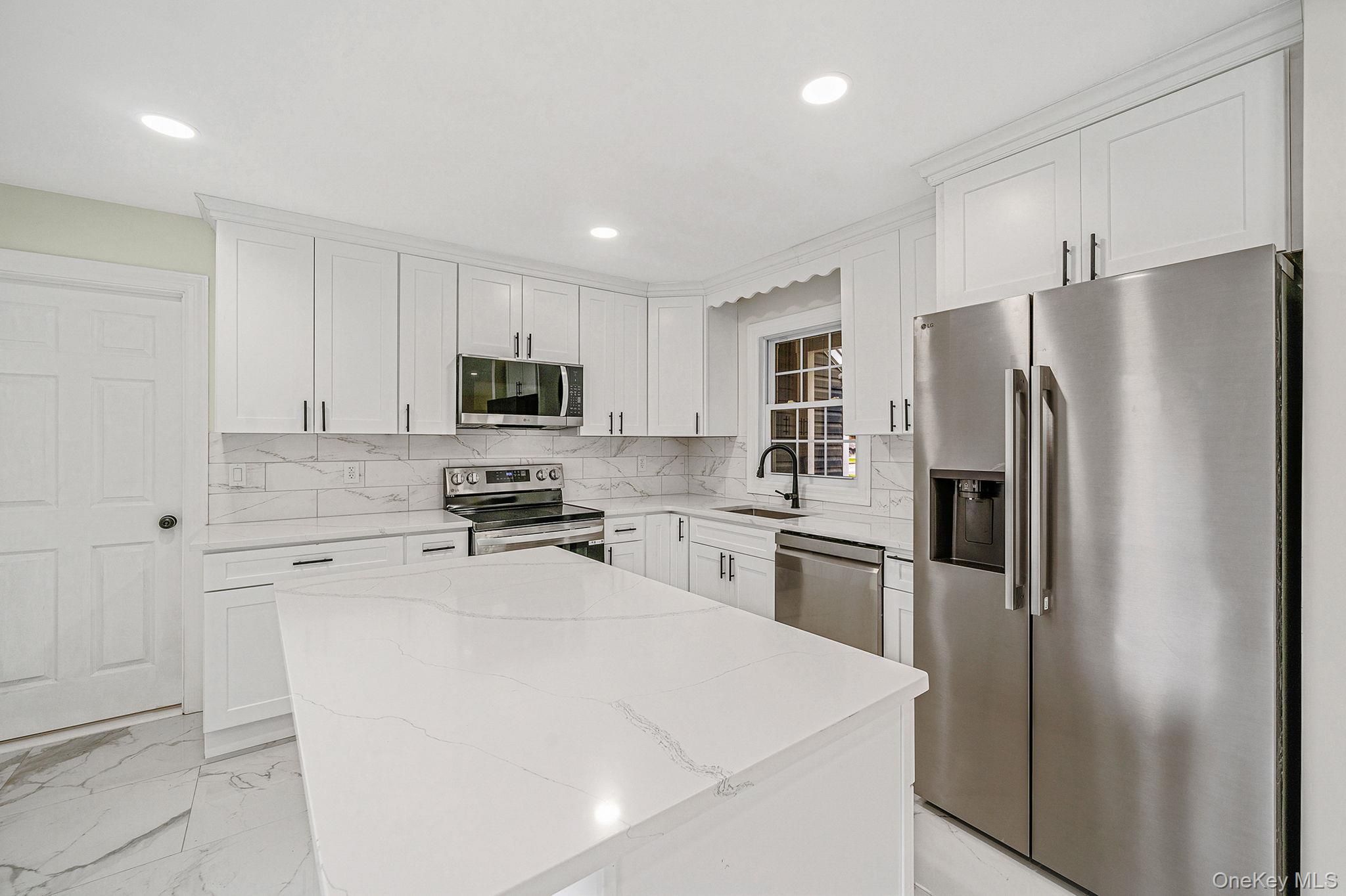 50 7th Street, Saint James, NY 11780